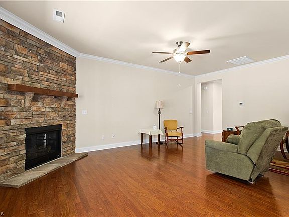5th image of 1304 Suzanne Ln