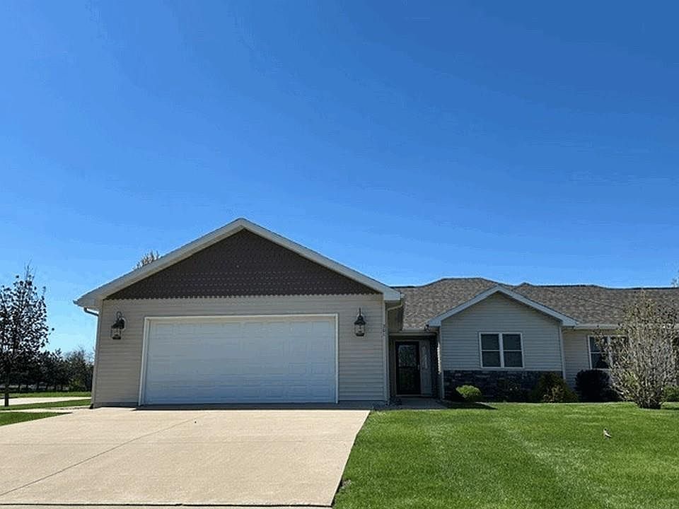 1st image of 301 Meadow Ln