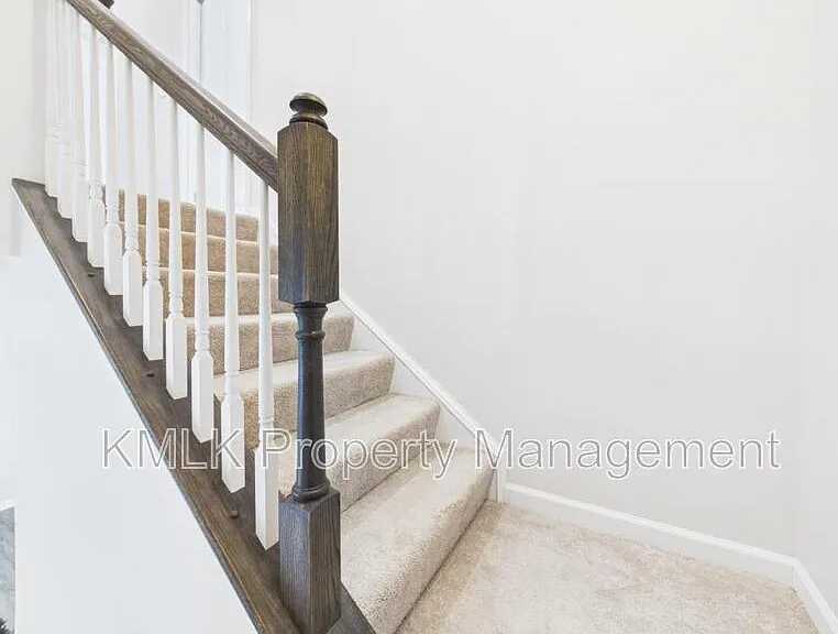 4037 N Steels Cir — Photo 28