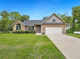 27 Lockhart Dr, Bella Vista, AR 72715