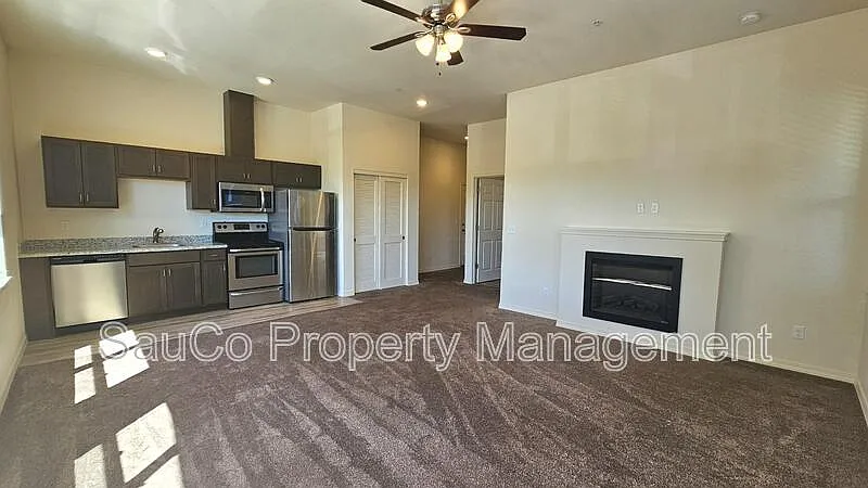 1 bed, 1.0 bath, 632 sqft, $1,400 — Photo 4