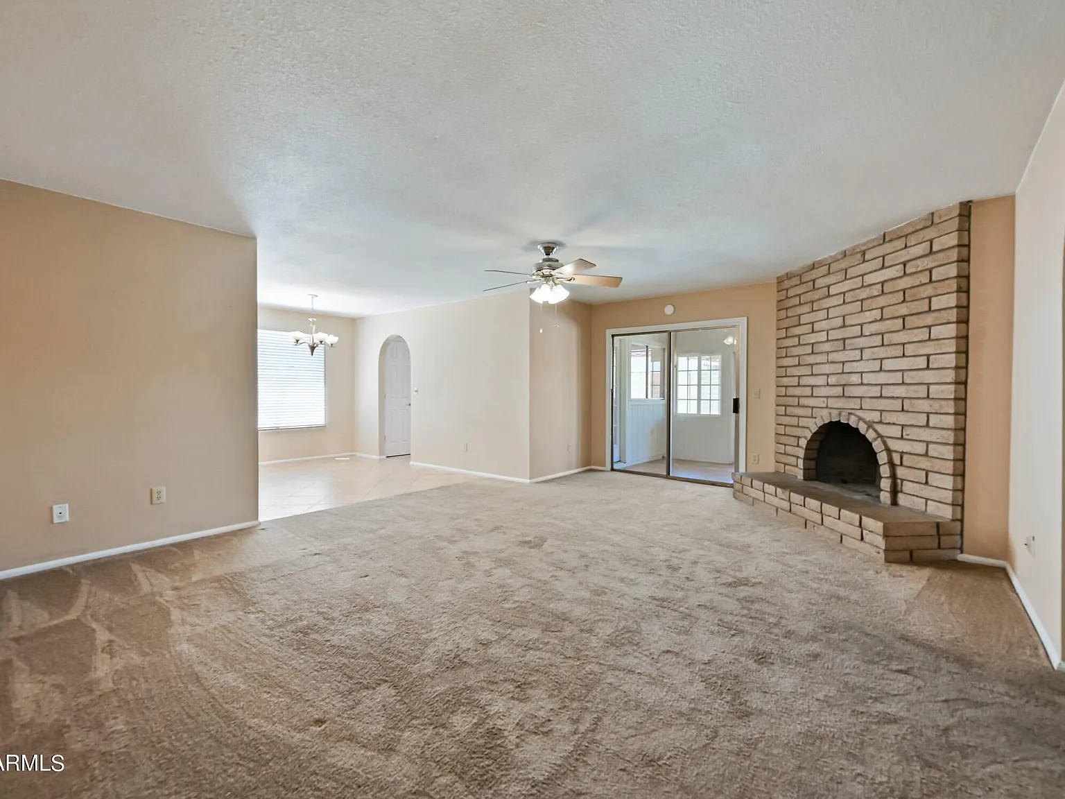 3 bed, 2.0 bath, 1595 sqft, $2,200 — Photo 4
