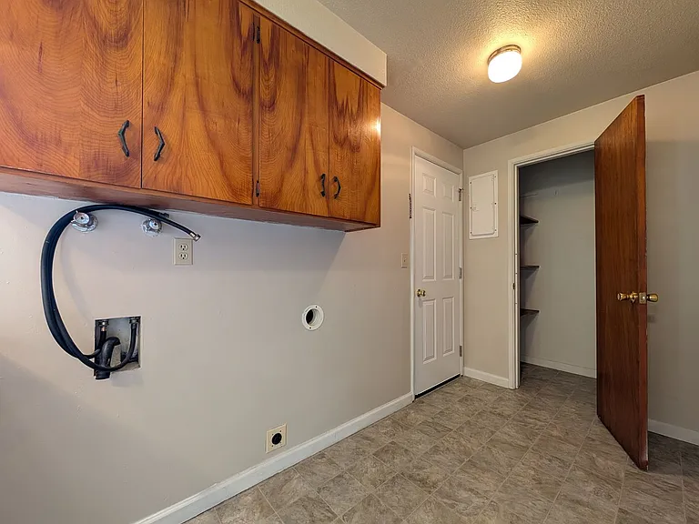98 Stults Ave — Photo 13
