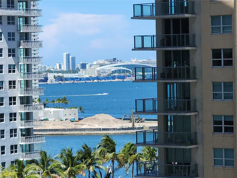 1200 Brickell Bay Dr #1510 — Photo 2