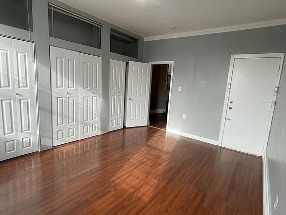 4th image of 4L Saint Pauls Ave #4L