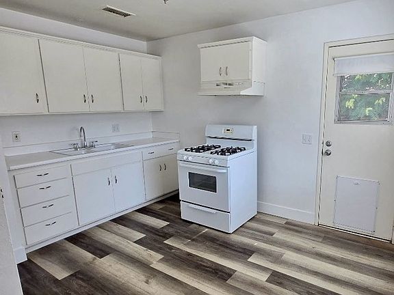 4th image of 967 & 969 E 8th St #967