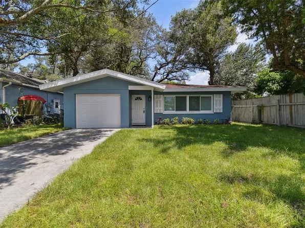 1674 Dartmouth St, Clearwater, FL 33755