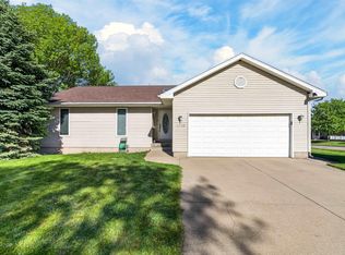 4703 Pizarro Ct, Cedar Falls, IA 50613