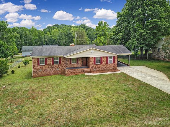 2nd image of 1315 Shady Oak Trl
