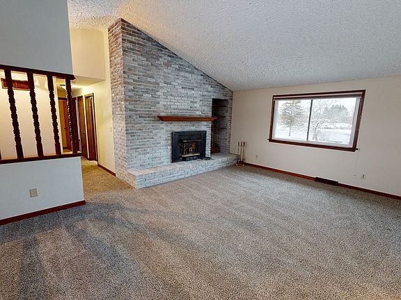 3rd image of 2188 Lakewood Dr