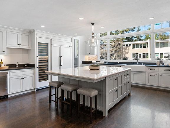 3rd image of 171 Forest Ln