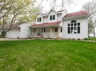 2111 Browns Bay Ave, West Okoboji, IA 51351