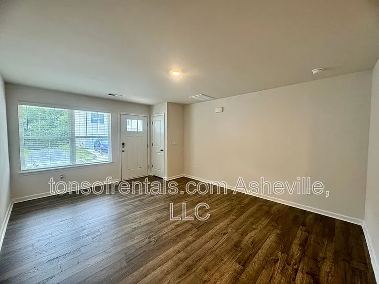 6 Chambers Garden Dr — Photo 6
