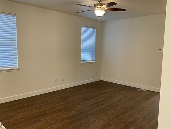 3rd image of 13917 106th Ave E