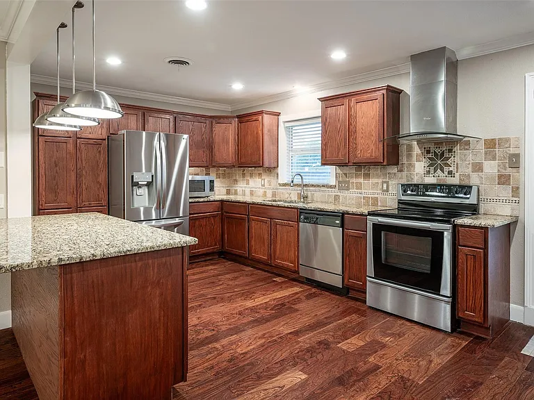 11702 Lochwood Blvd — Photo 5