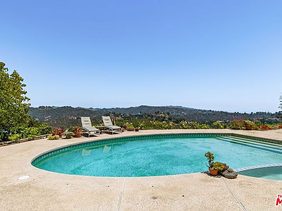 5th image of 1612 Stradella Rd