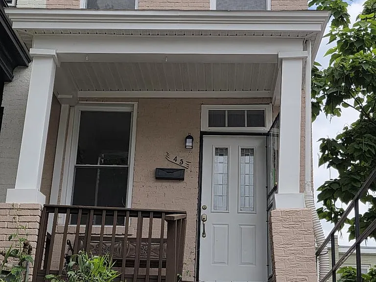 45 Todd Pl NE — Photo 1