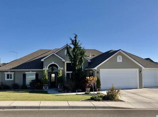 640 Stewart Dr, Richland, WA 99352