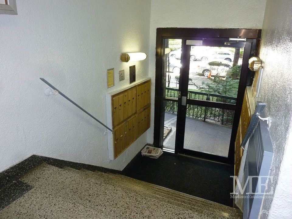 PET FRIENDLY BUILDING.... SUBLET AFTER 2 YEARS....