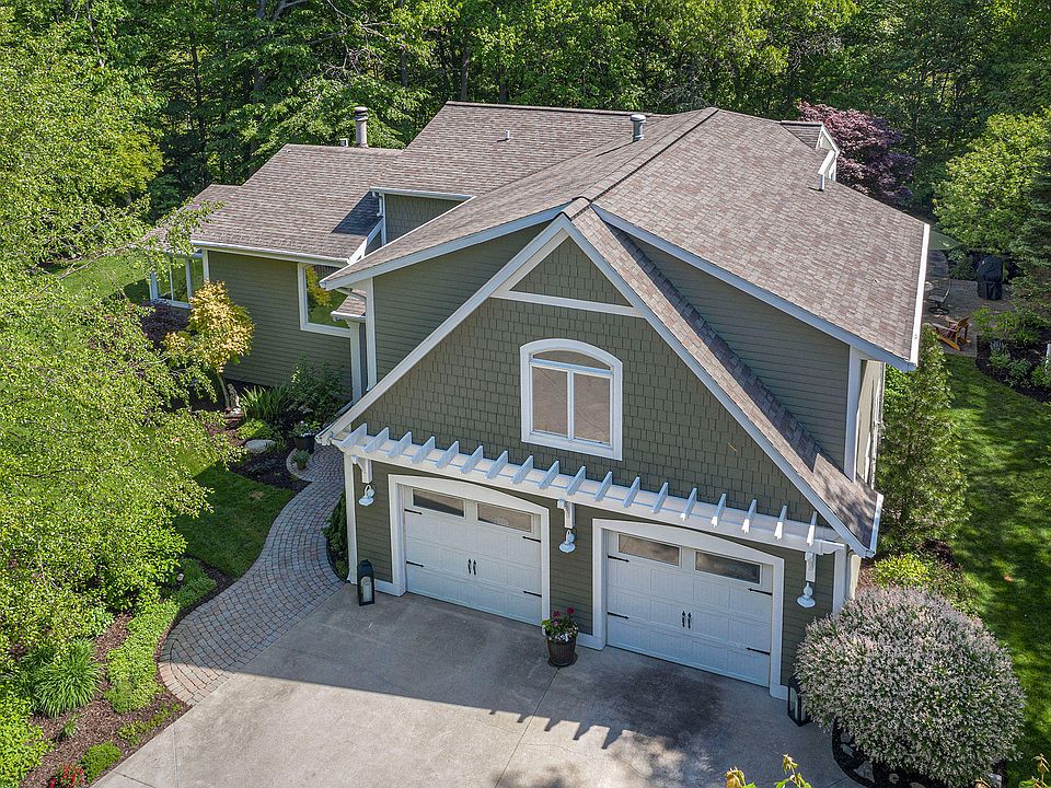 1st image of 18435 Iroquois Dr