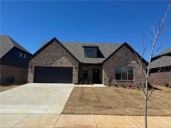 4802 SW Scarlet Oak St, Bentonville, AR 72713