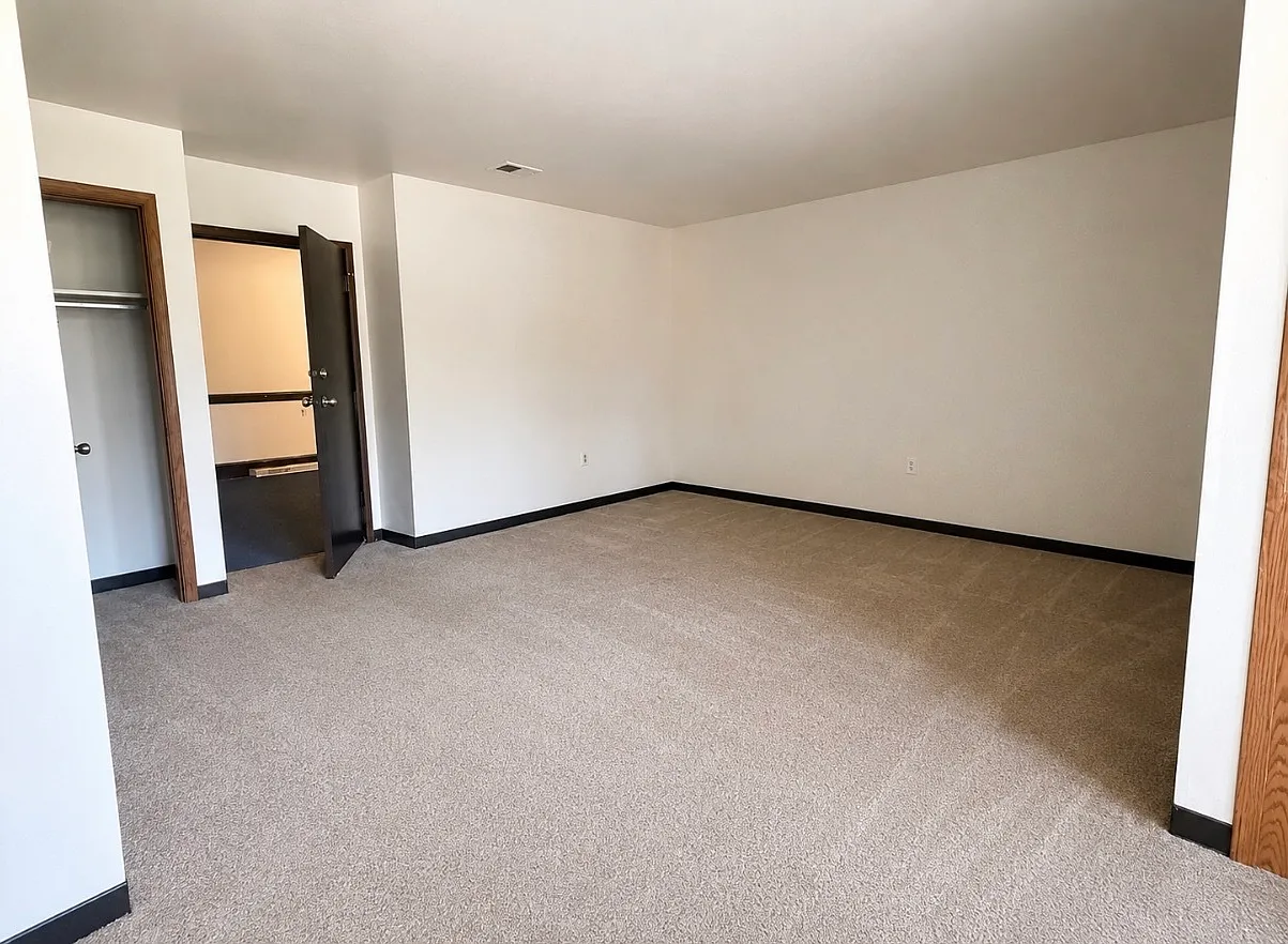 1735 Ohio Ave — Photo 4