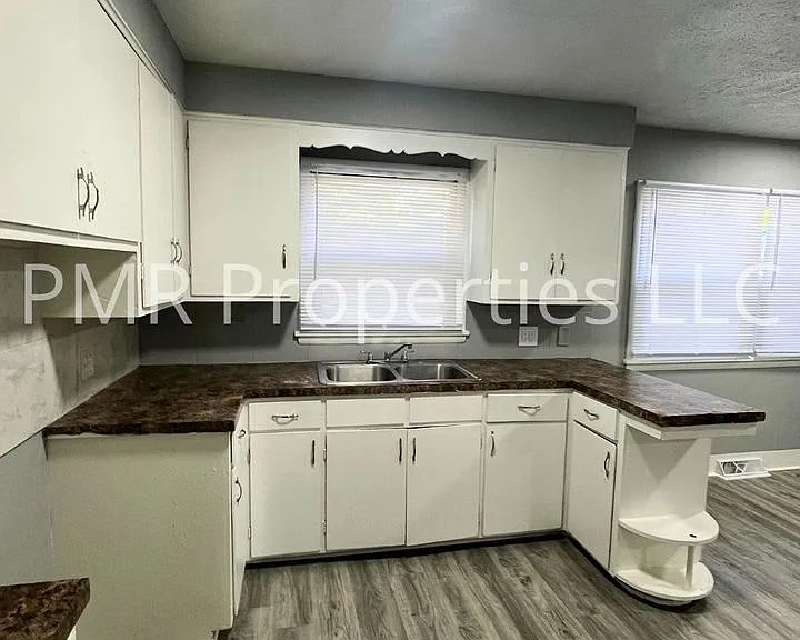 5616 N 28th Ave — Photo 3