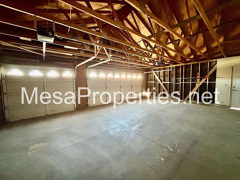 14390 Hillsborough Dr — Photo 26