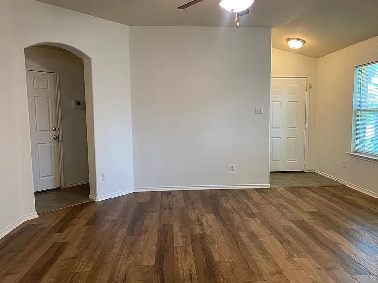 6011 Ambrose Cir — Photo 5