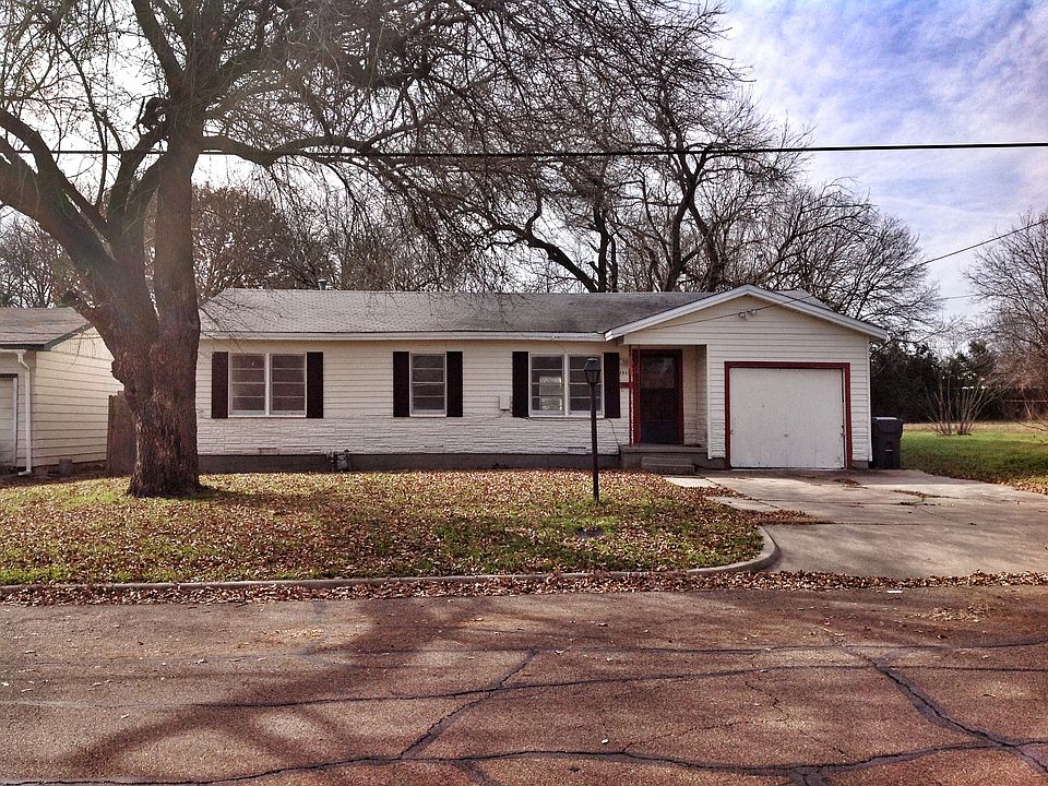 1st image of 1513 Holly Vista St