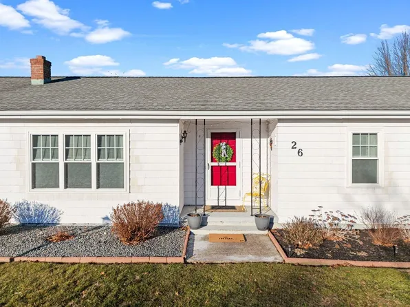 26 Massachusetts Ave, Somerset, MA 02726