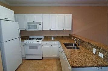 3rd image of 140 N Euclid Ave APT 306