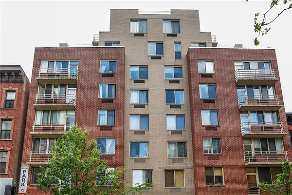 Sold by Avenue Sotheby's International Realty | media 30