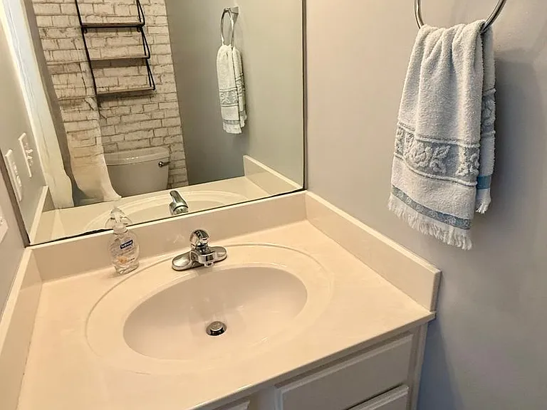 917 Creek Crossing Trl — Photo 10