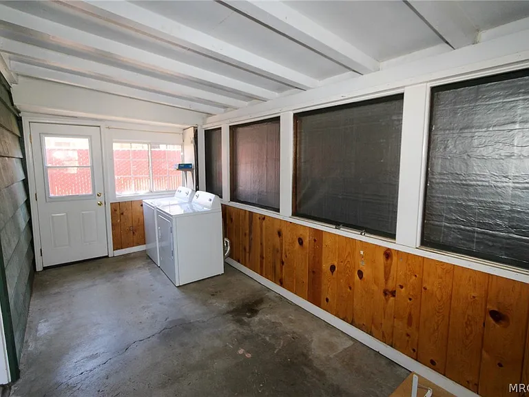 512 Barton Ln N — Photo 15