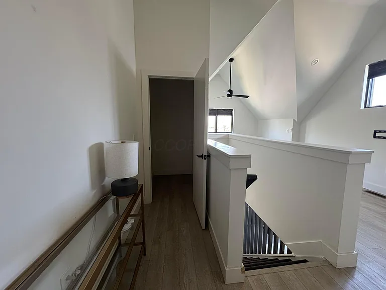 973 E Broad St #4 — Photo 17