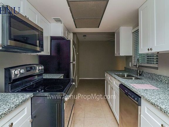 5th image of 7925 Segovia St