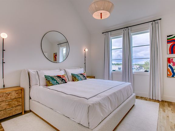 4th image of 7207 Gaston Ave #102