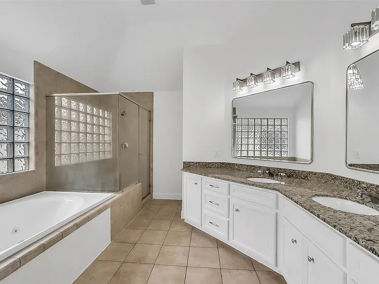 650 Westcross St #70 — Photo 30
