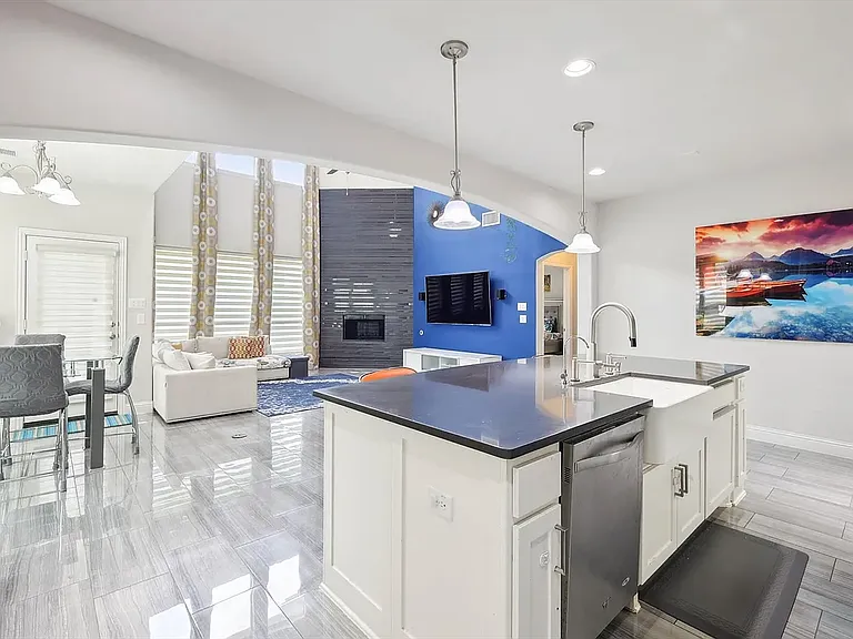 5012 Engleswood Trl — Photo 10