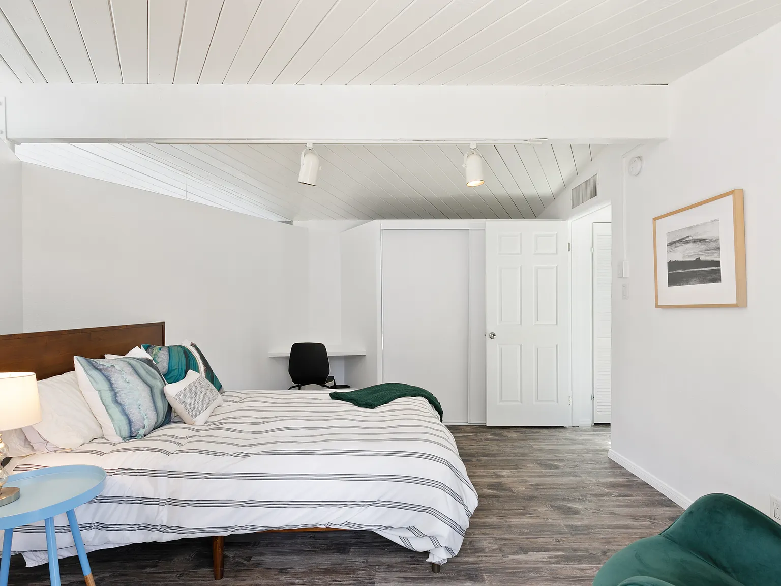 2 bed, 832 sqft, $2,500 — Photo 4
