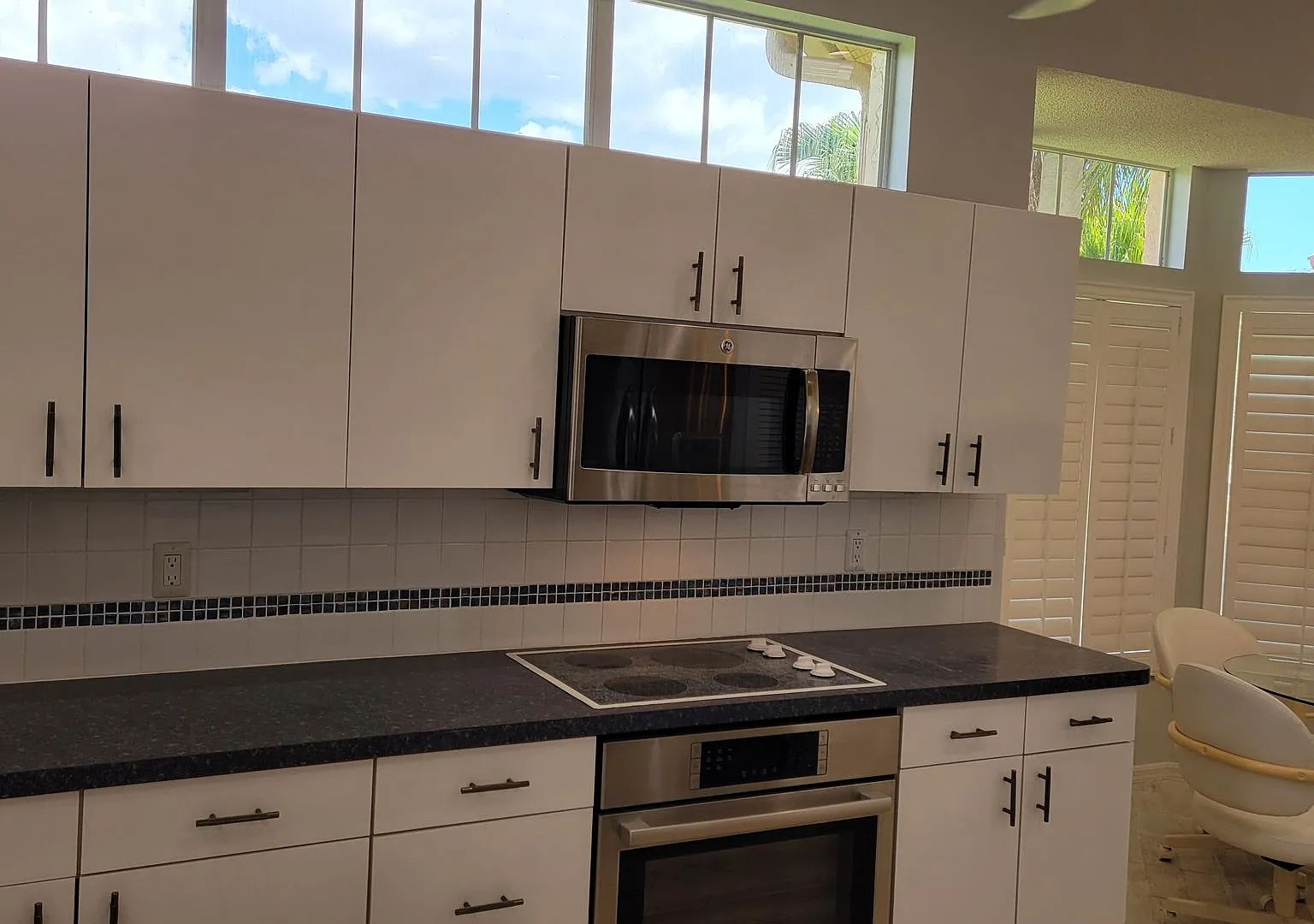 Seasonal/short term only 3/2 SFH with pool in Palm-Aire! — Photo 4