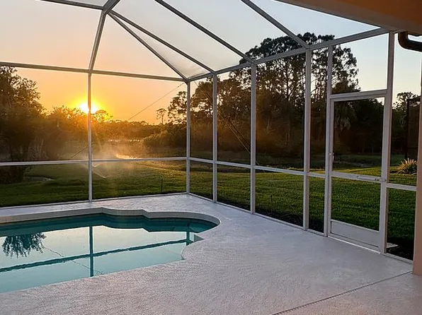 7462 Featherstone Blvd, Sarasota, FL 34238