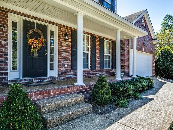 3rd image of 1012 Heathfield Cir