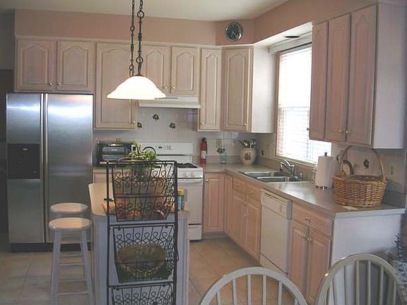 3rd image of 1520 McKinan Ct