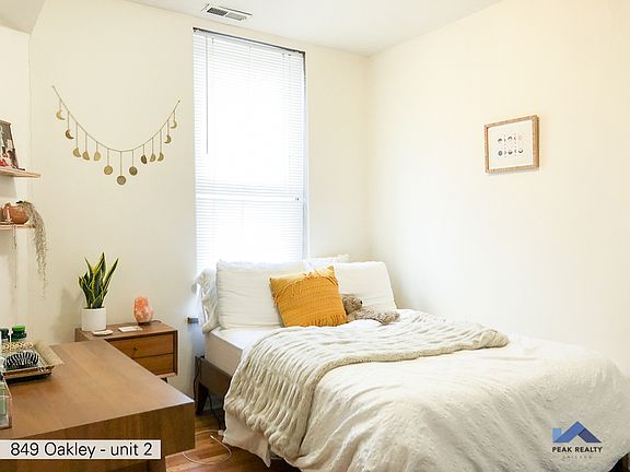 4th image of 847 N Oakley Blvd #3R