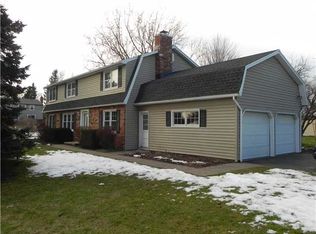 4 Capron Ct, Fairport, NY 14450