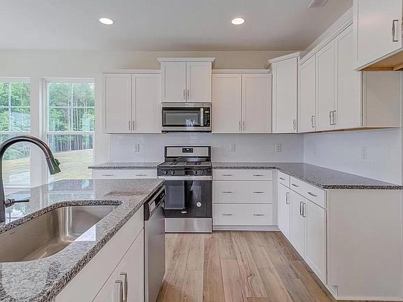 3rd image of 3012 Ginger Hill Ln