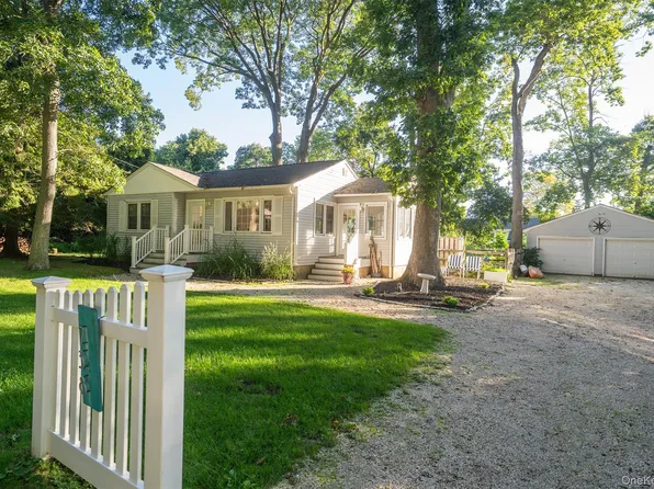 738 Conklin Road, Greenport, NY 11944