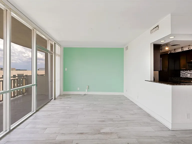 6211 W Northwest Hwy #1004 — Photo 7